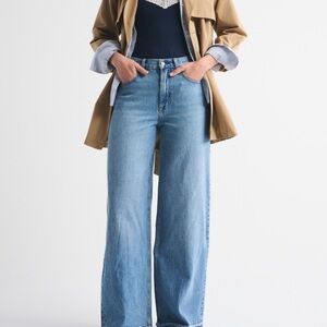 Barely worn Abercrombie wide leg, high-rise jeans